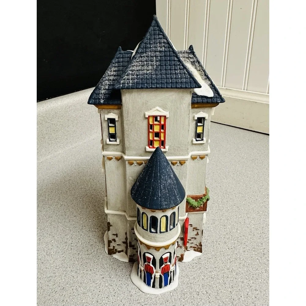 Dept 56 Tin Soldier Shop #5638-3 North Pole Series Heritage Village Collection